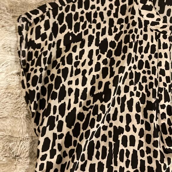 : : CYNTHIA STEEFE Cheetah Print Sleeveless Blouse : : - Picture 6 of 12